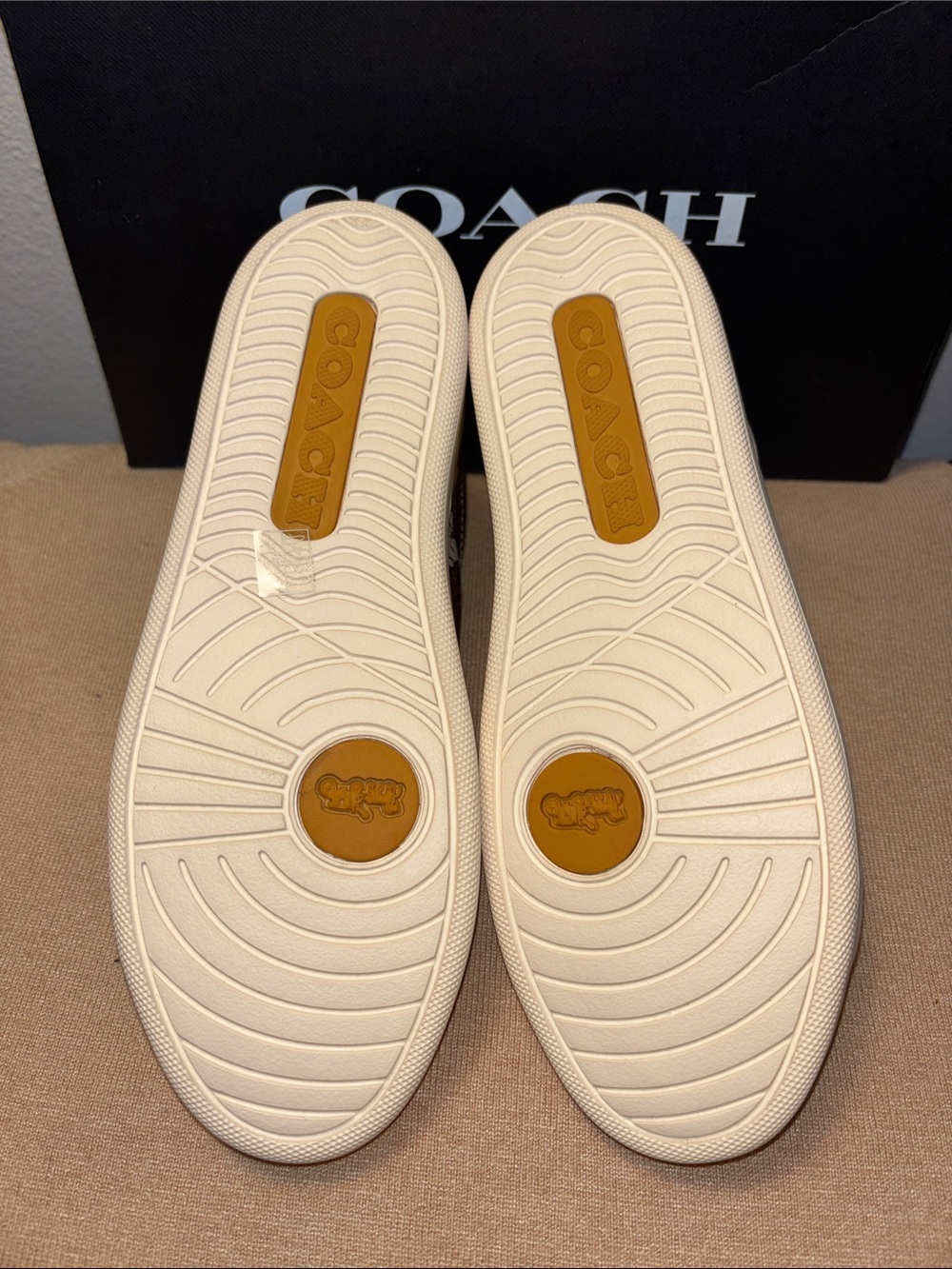 New Coach X Peanuts Clip Low Top Sneaker Signature Canvas SnoopyWoodstock Print - Picture 8 of 11